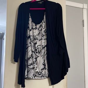 Black and white top size 2x